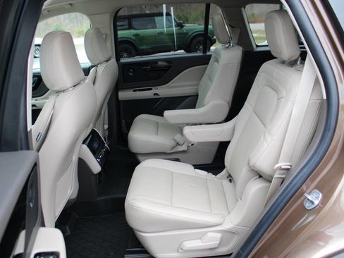 Used 2022 Lincoln Aviator Reserve w/ Equipment Group 201A image 37