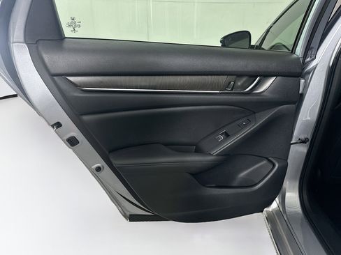 Used 2020 Honda Accord Touring image 26