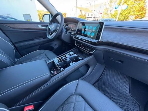 New 2026 Volkswagen Atlas SEL Premium R-Line AWD/4WD image 28