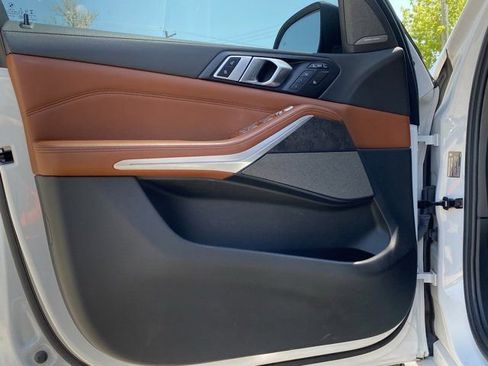 Certified 2023 BMW X7 xDrive40i w/ Premium Package AWD/4WD image 15