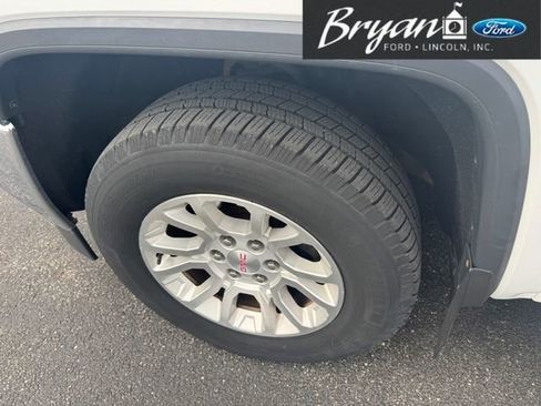 Used 2017 GMC Sierra 1500 SLE w/ Suspension Package, Off-Road image 8