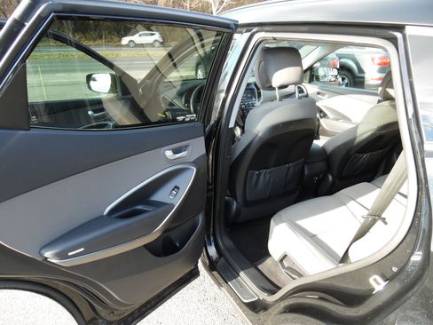 Used 2018 Hyundai Santa Fe Sport w/ 2.4L Value Package 02 image 17