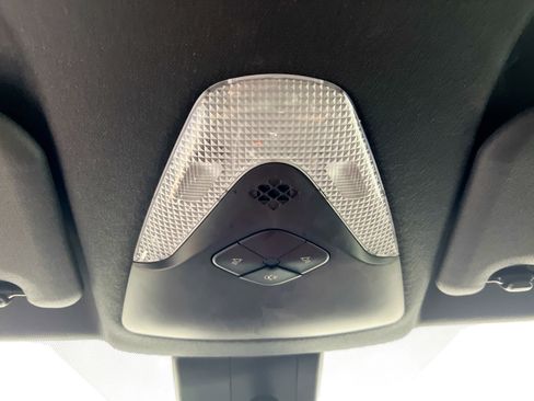 Used 2019 Toyota C-HR XLE image 22