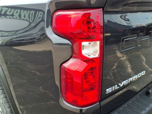 Used 2024 Chevrolet Silverado 2500 Custom w/ Custom Value Package AWD/4WD image 10