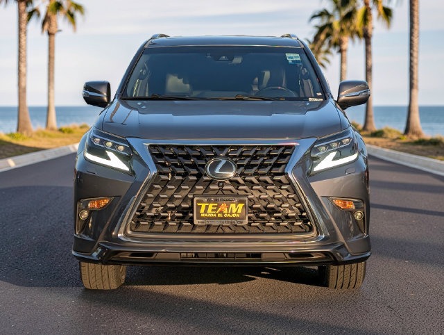 Used 2021 Lexus GX 460 Luxury w/ Sport Design Package AWD/4WD image 3