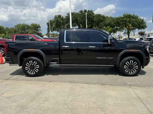 Used 2025 GMC Sierra 2500 Denali Ultimate AWD/4WD image 7