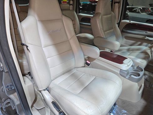 Used 2004 Ford Excursion Limited image 80