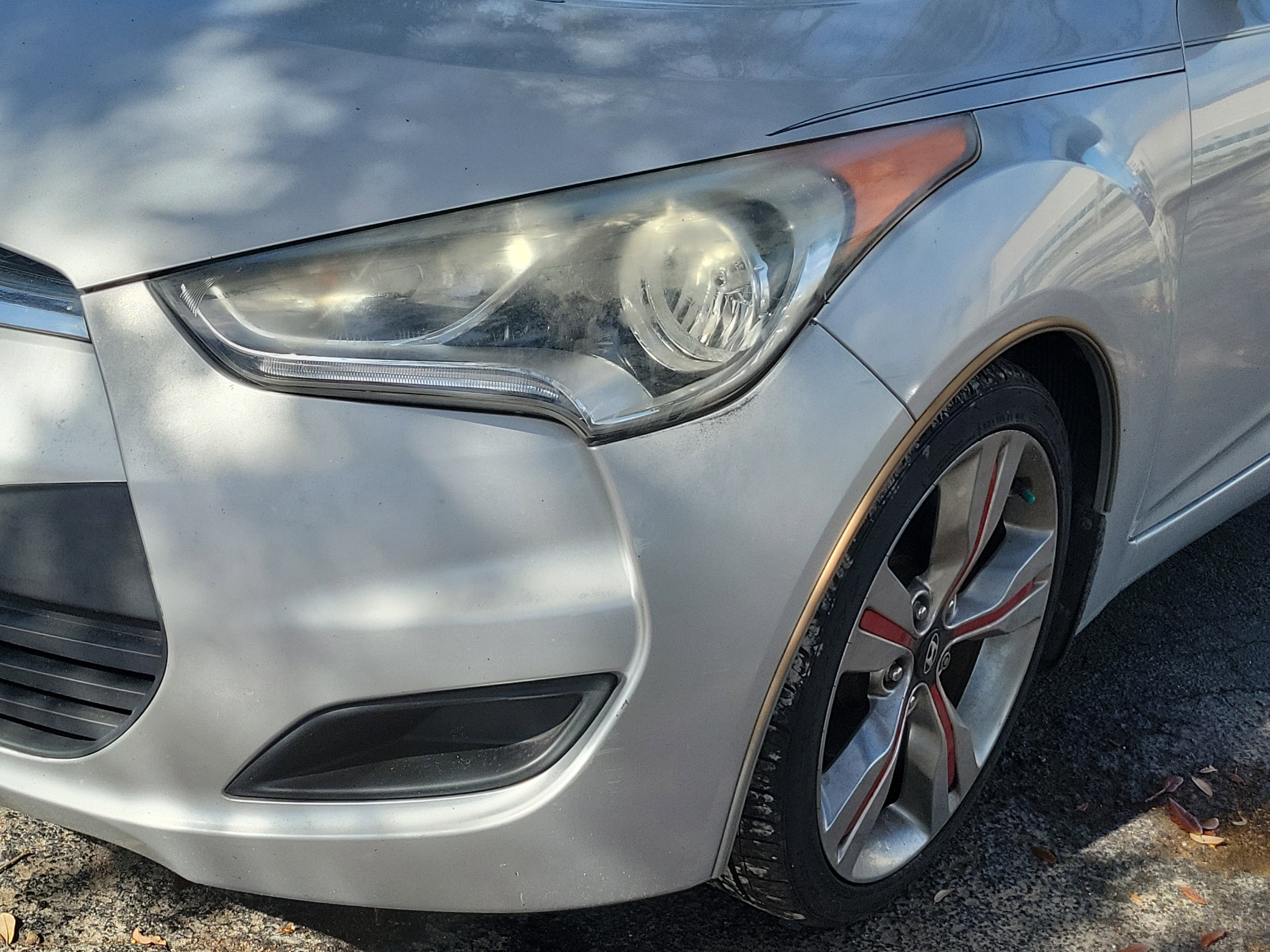 Used 2012 Hyundai Veloster FWD image 4