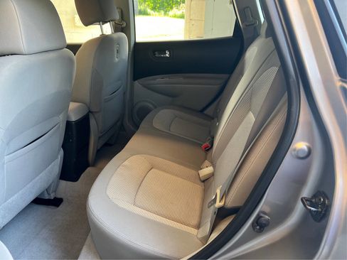 Used 2013 Nissan Rogue SV AWD/4WD image 10