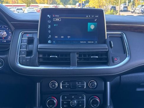 Used 2024 Chevrolet Suburban Premier image 18