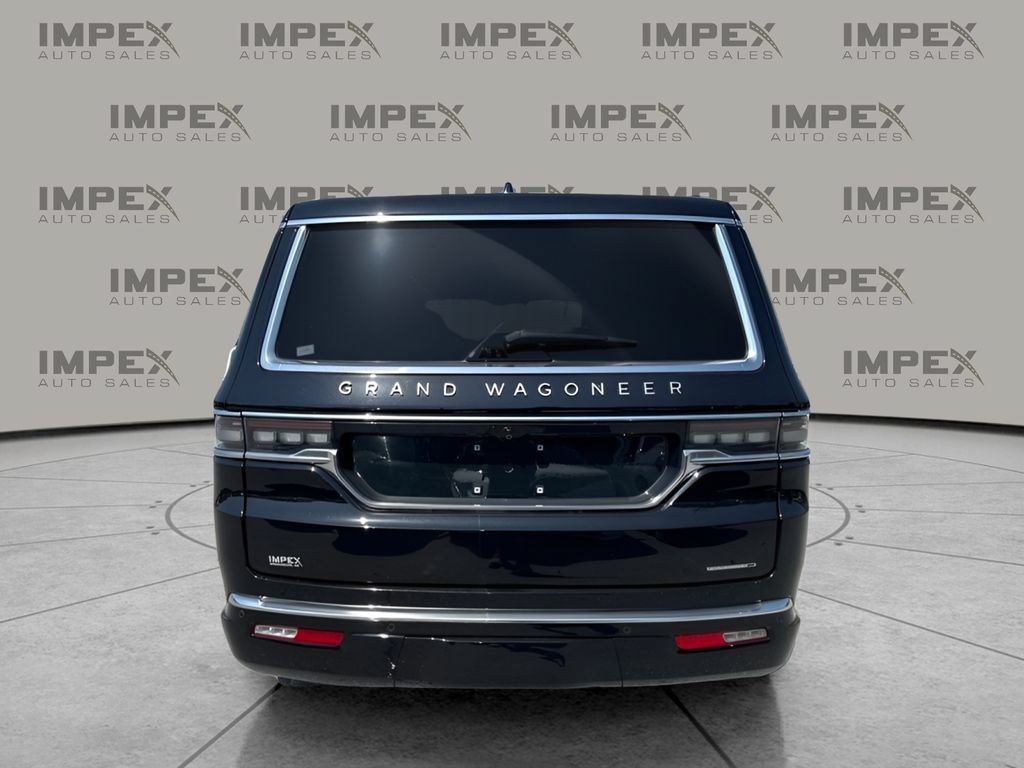 Used 2024 Jeep Grand Wagoneer Series III w/ HD Trailer Tow Package AWD/4WD image 4