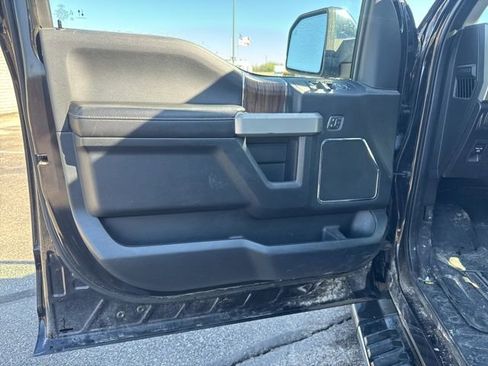 Used 2019 Ford F150 Lariat w/ Equipment Group 502A Luxury image 9