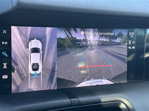 Used 2021 Porsche Taycan image 21