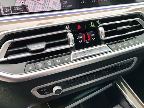 Used 2021 BMW X5 sDrive40i w/ M Sport Package RWD image 24