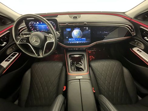 Used 2024 Mercedes-Benz E 350 4MATIC Sedan w/ Airmatic Package image 10