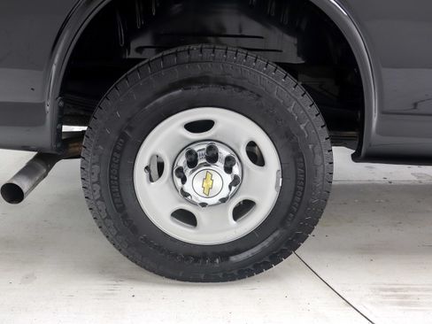 Used 2025 Chevrolet Express 3500 LT w/ LT Preferred Equipment Group RWD image 28