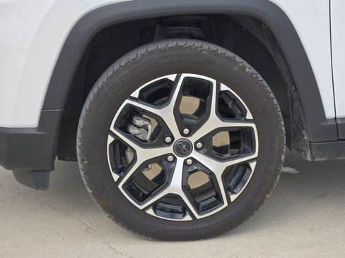 Used 2025 Jeep Compass Limited image 13