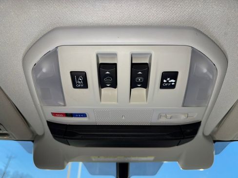 Used 2020 Subaru Ascent Premium w/ Sport Package image 18