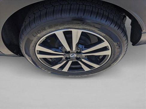 Used 2019 Nissan Kicks SV image 23