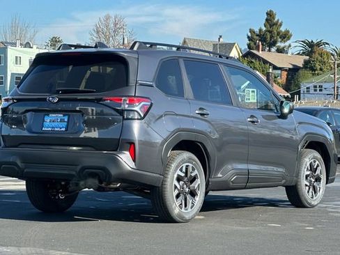 Used 2026 Subaru Forester Premium image 5