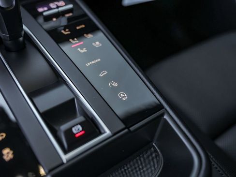 New 2026 Porsche Macan AWD/4WD image 27