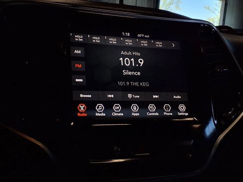 Used 2019 Jeep Cherokee Limited AWD/4WD image 20