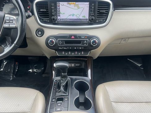 Used 2019 Kia Sorento EX w/ EX Touring Package image 15