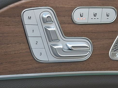 Used 2022 Mercedes-Benz GLS 450 4MATIC image 26