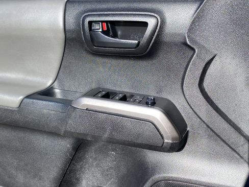 Used 2021 Toyota Tacoma SR5 image 19