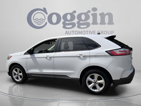 Used 2020 Ford Edge SE FWD image 3