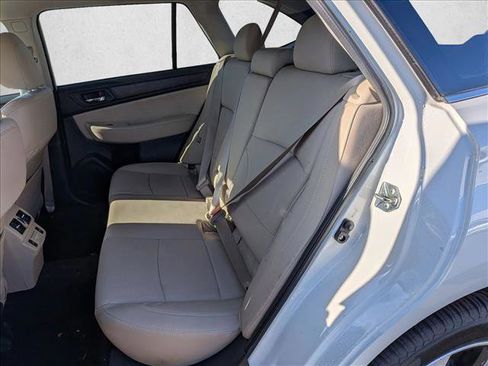 Used 2018 Subaru Outback 2.5i Limited AWD/4WD image 19