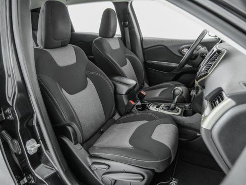 Used 2014 Jeep Cherokee Latitude AWD/4WD image 30