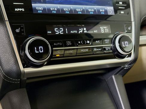 Used 2018 Subaru Outback 2.5i Limited AWD/4WD image 7