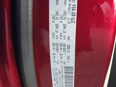 Used 2018 Chrysler Pacifica Limited image 44