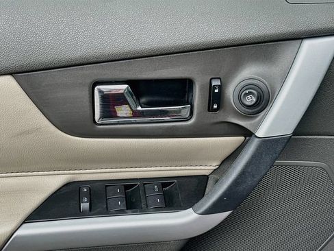 Used 2014 Ford Edge Limited w/ Equipment Group 301A FWD image 19