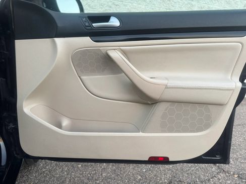 Used 2014 Volkswagen Jetta TDI image 12