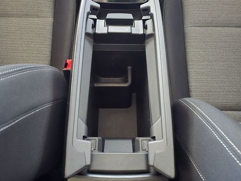 Used 2022 Nissan Rogue SV FWD image 38