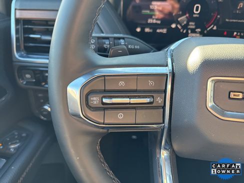 Used 2025 GMC Yukon Denali image 34