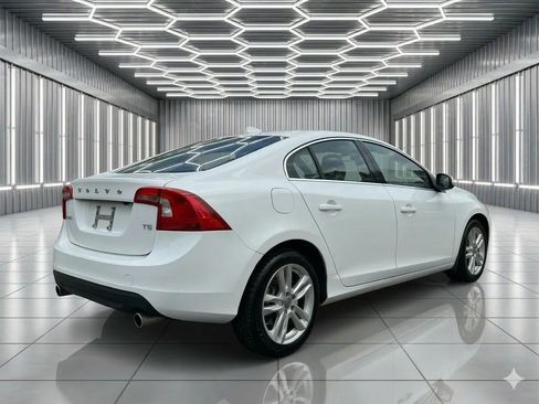 Used 2012 Volvo S60 T5 w/ Multimedia Pkg FWD image 3