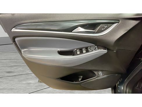 Used 2019 Buick Enclave Essence AWD/4WD image 10