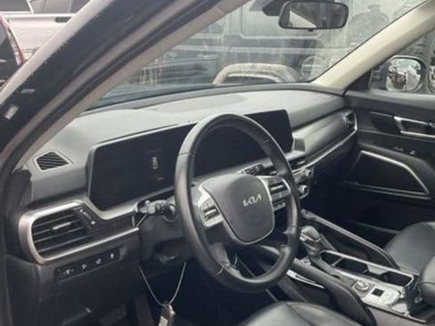 Used 2025 Kia Telluride S FWD image 8