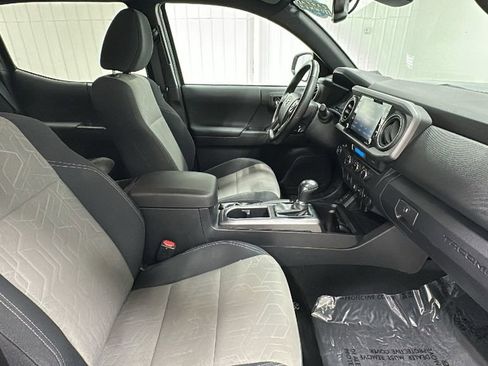 Used 2023 Toyota Tacoma TRD Off-Road image 15