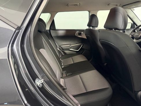 Used 2025 Kia Soul LX w/ LX Technology Package FWD image 22