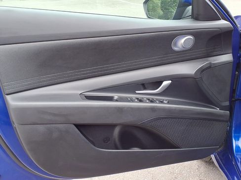 Used 2025 Hyundai Elantra Hybrid FWD image 26