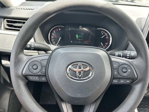 Used 2025 Toyota RAV4 XLE FWD image 26
