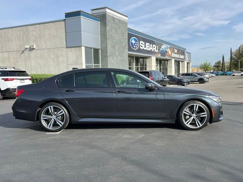 Used 2019 BMW 750i w/ M Sport Package image 6