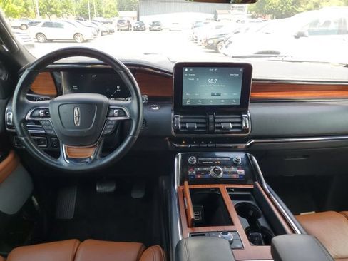 Used 2019 Lincoln Navigator Reserve AWD/4WD image 34