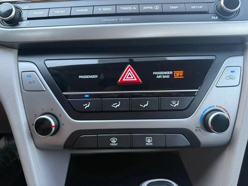 Used 2018 Hyundai Elantra SEL FWD image 29
