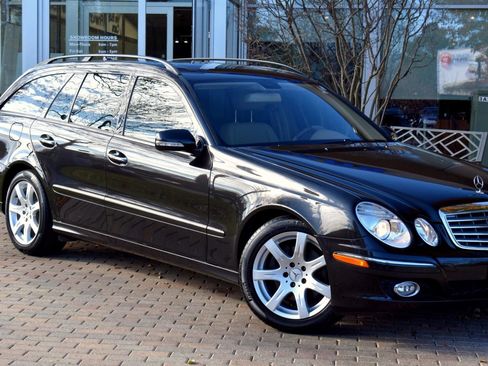Used 2008 Mercedes-Benz E 350 4MATIC Wagon image 3