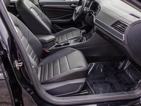 Used 2024 Volkswagen Jetta SE image 28